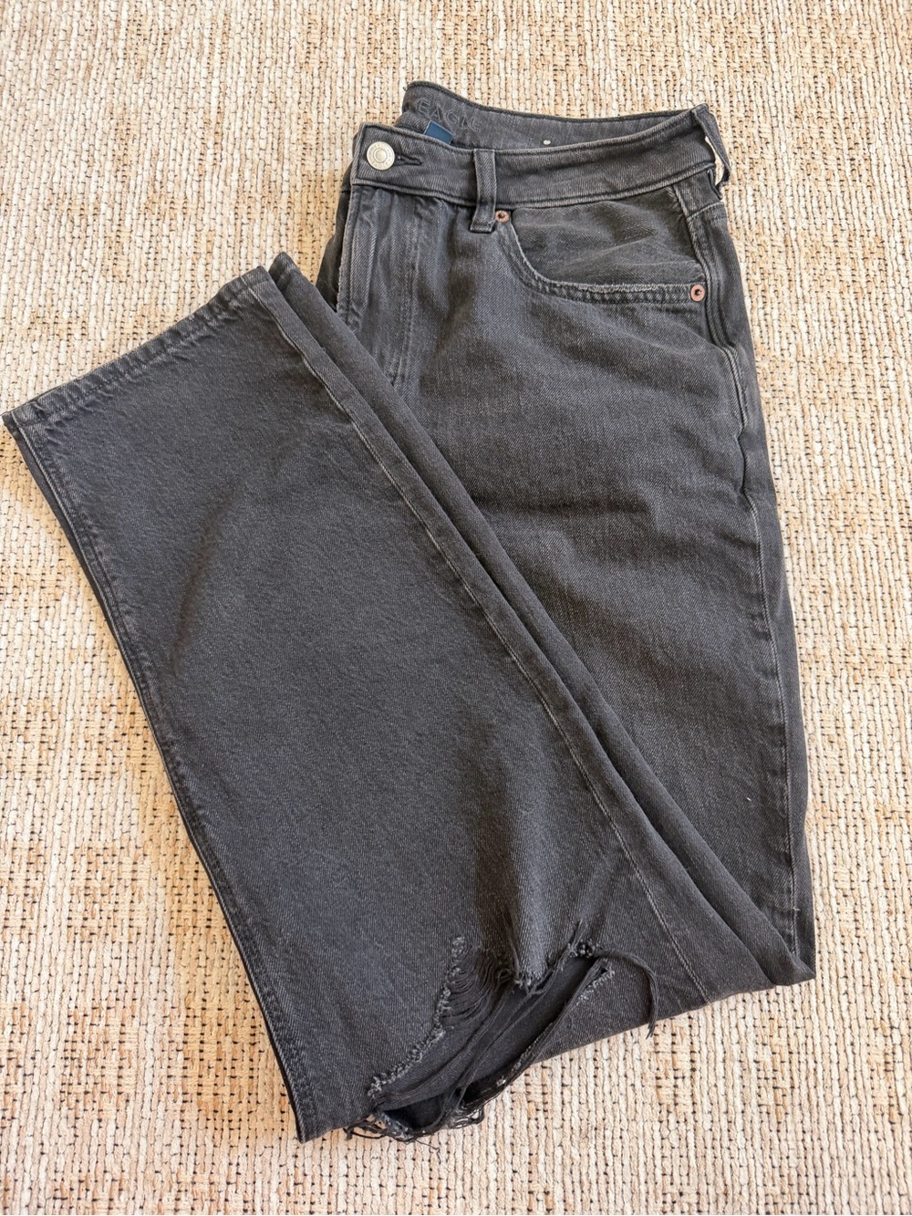American Eagle Outfitters Black Straight Women's Jeans with Distressed Hem